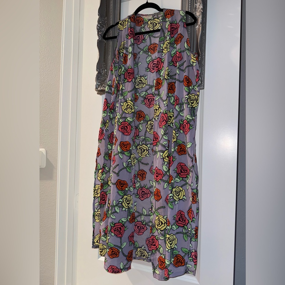 LuLaRoe Joy Medium Vest // Gray w/ Yellow & Red Roses, Green Leaves & Vines